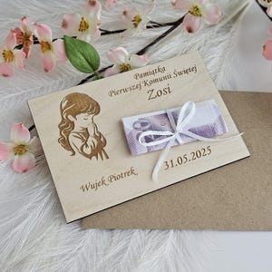 Presente de Primeira Comunhão - Cartão de Carteira de Dinheiro - Lembrança de Madeira Personalizada - Porta-Vale - Batismo - Presente de Confirmação - Menina Orante