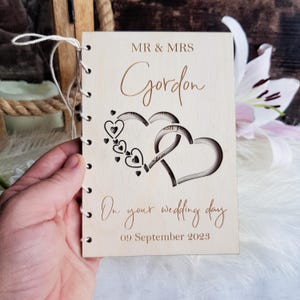 Gepersonaliseerde houten trouwkaart, rustieke aandenken, cadeau voor jonggehuwden, handgemaakte kaart cadeau stel