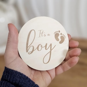 faire-part bébé en bois C'est un garçon/fille | Plaque pour accessoire photo pour cartes/disques jalons | | Support plat pour réseaux sociaux