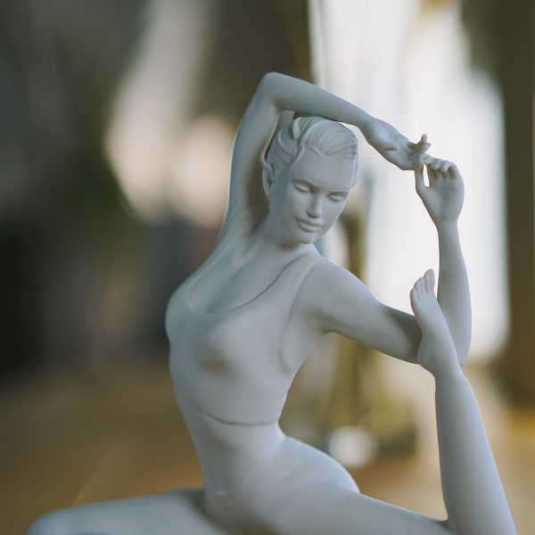 Yogafigur aus Keramik, handgefertigte Statue, Yogifiguren, Boho Deko, Badezimmer Deko, Yoga Skulptur, Statue Frau, Keramik Kunst,Yoga Studio