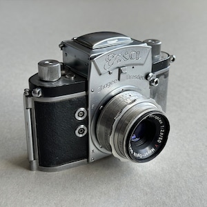 EXA JHAGEE DRESDEN Camera With Meyer Optik trioplan 2.9/ 50 Lens Germany 1950s