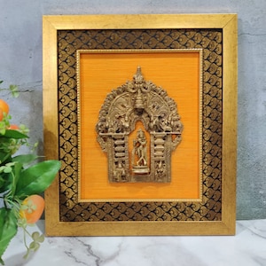 Ethnischer geschnitzter Löwe-Entwurfs-Prabhavali-Rahmen-Messing Wandbehang, Messingwandbehang, indische Wohnkultur, Messingwanddekor