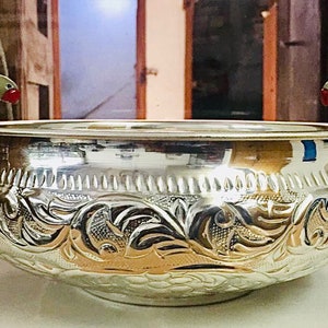 Parrot Design Ethnic Silver Plated Brass Decor Urli Showpiece, Urli Decor, Decorative Urli per tavoli angolari, cesto decorativo in ottone