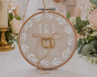 Embroidery hoop | Wedding ring pillow