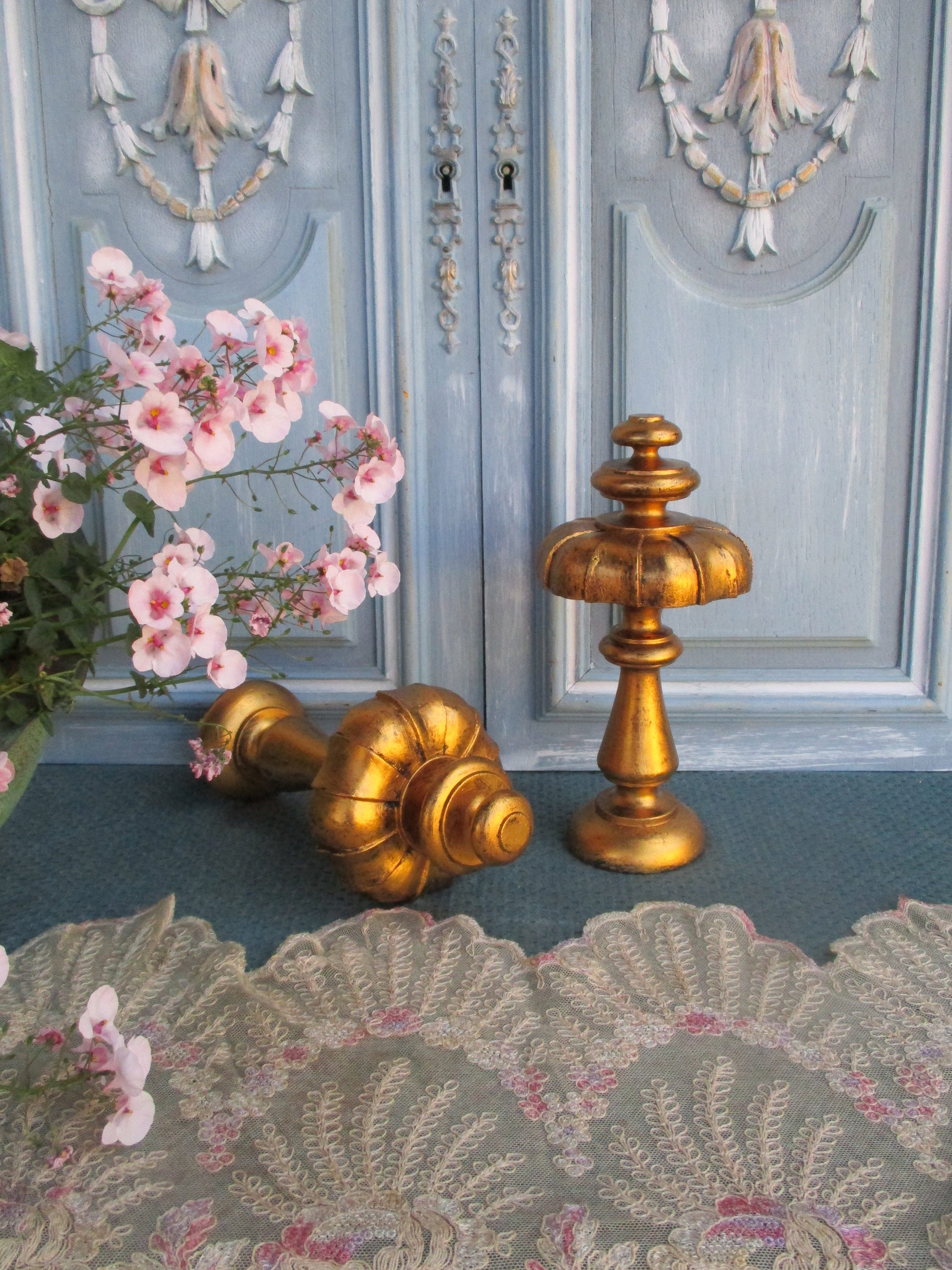 Anciens Français Finials en Bois Doré/Paire