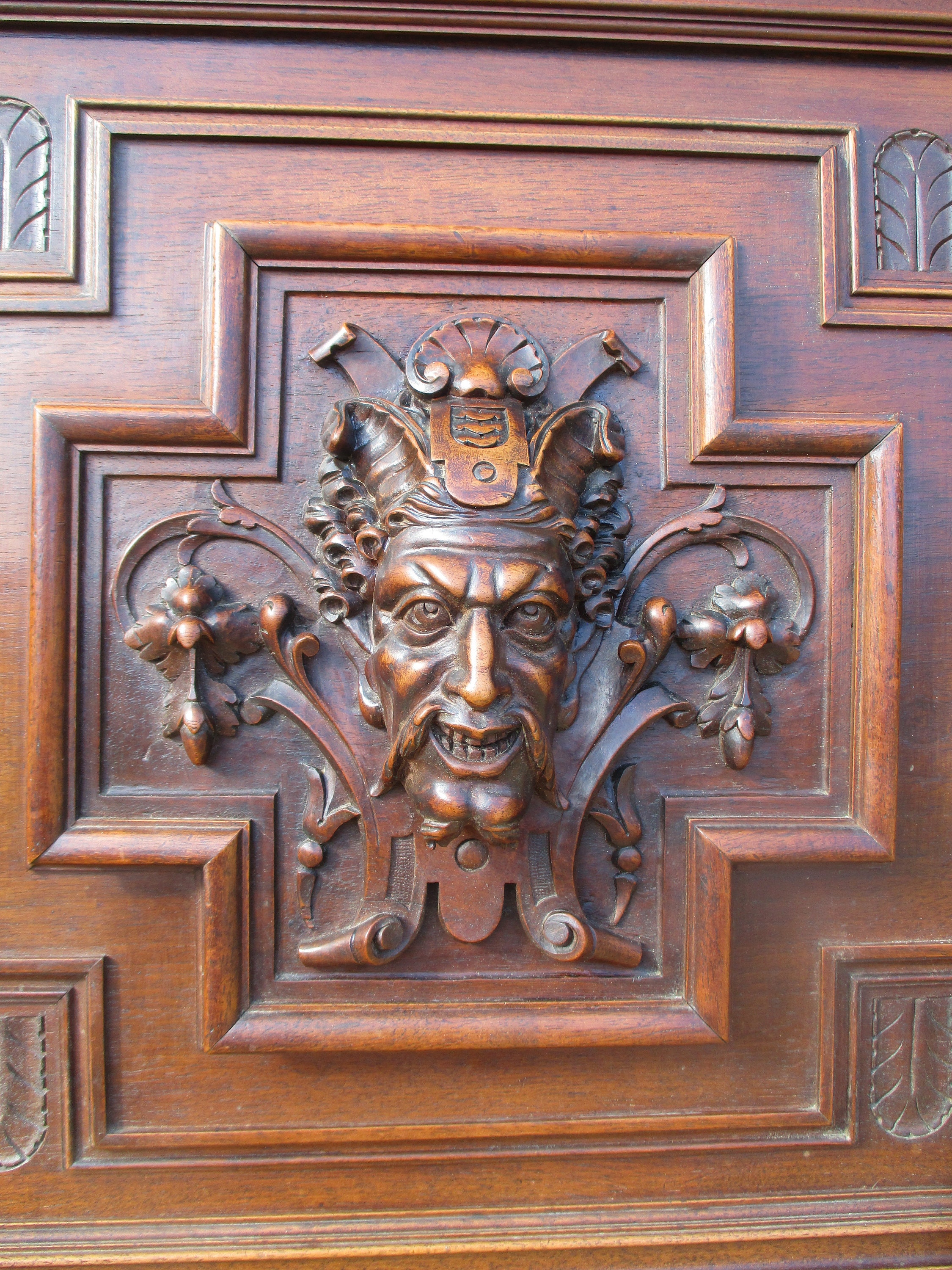 Panneau de Bois Sculpté Français Antique/Récupération Architecturale Gargouille Mythologique L'homme