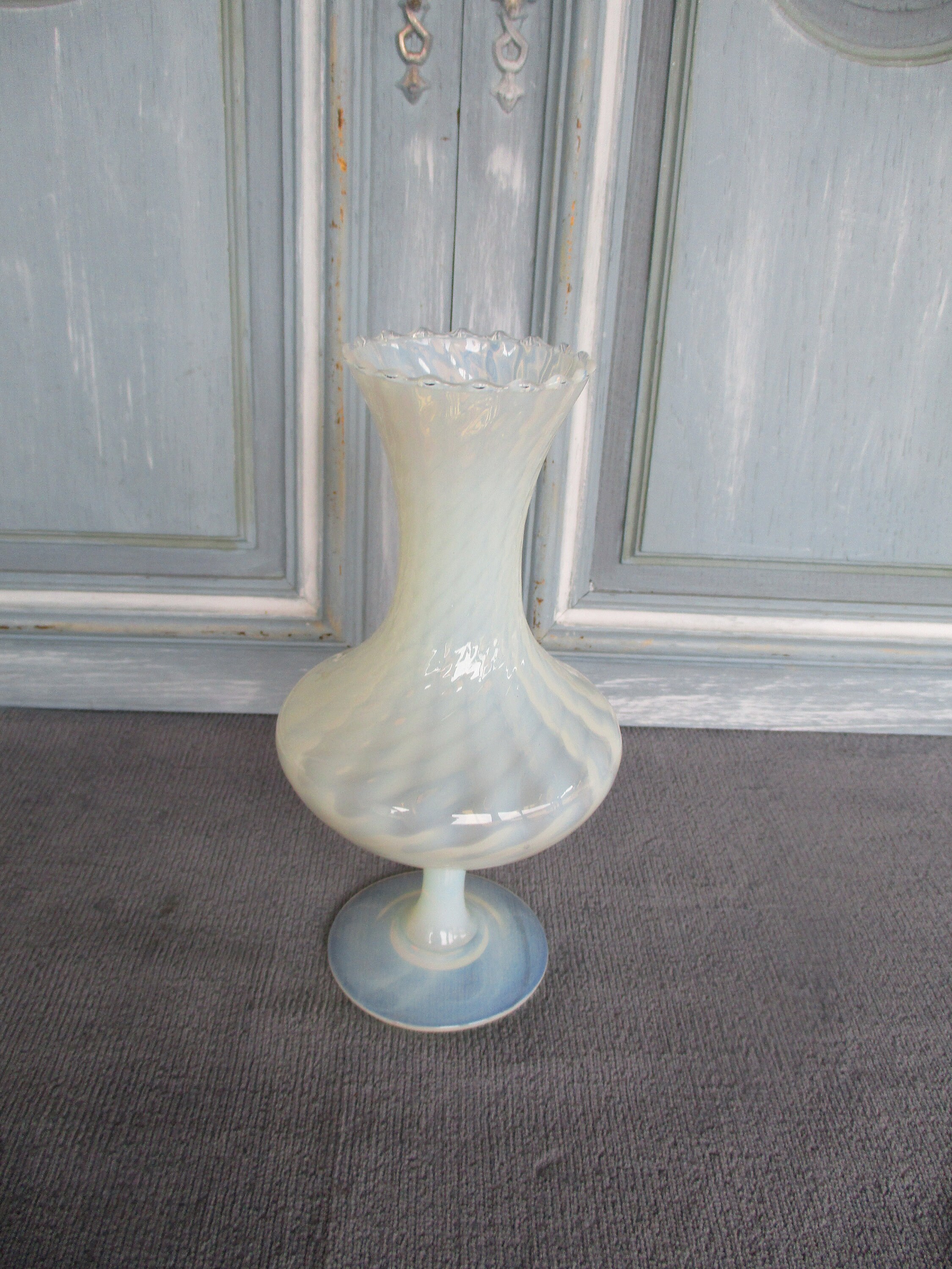 Vase Opalescent Vintage