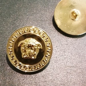 1 x Buttons gold 18mm