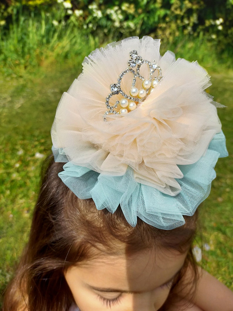 Tulle crown bow clips