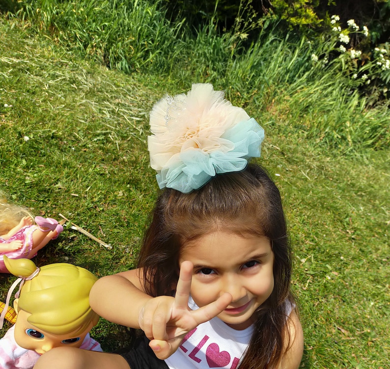 Tulle crown bow clips