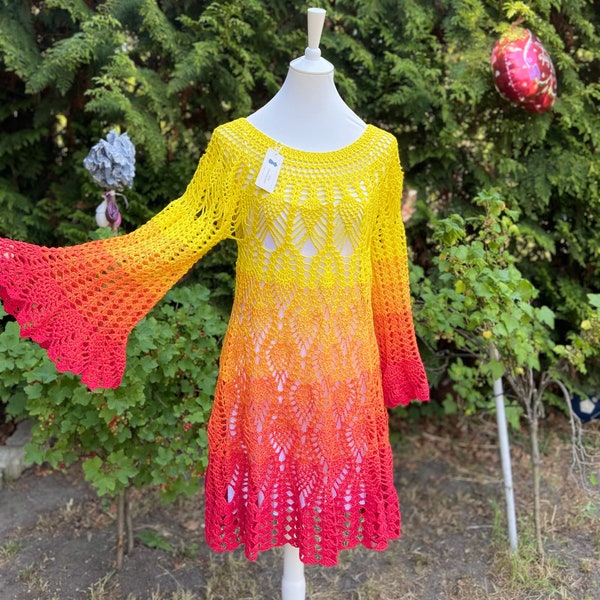 Gehäkeltes Tunika Kleid, Strandkleid, Häkelkleid, Sommerkleid im Flammen-Farbverlauf (gelb/orange/rot)