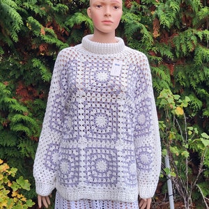 Crocheted sweater in purple-white color pattern, turtleneck sweater, poncho, pattern, warm and soft, handmade, wintery, warm