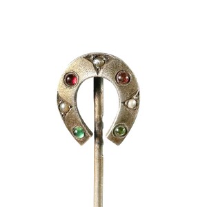 Épingle De Cravate Ancienne – Cavalier En Armure Avec Hache – Métal Argenté – Occasion