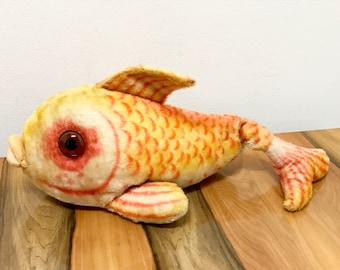 Riesige 64 cm lang Steiff Flossy Fisch gelbes Fisch altes Steiff Tier Spielzeug mit Steiff Knopf - Goldfisch, Koi