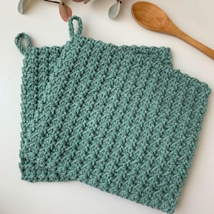 Crochet Hangable Hot Pad, Handmade Square Trivet set of 2, Modern Farmhouse Potholders, Kitchen Decor