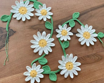 Crochet Daisy Flower Garland: Hand-Knitted Cotton Floral Wall Decor