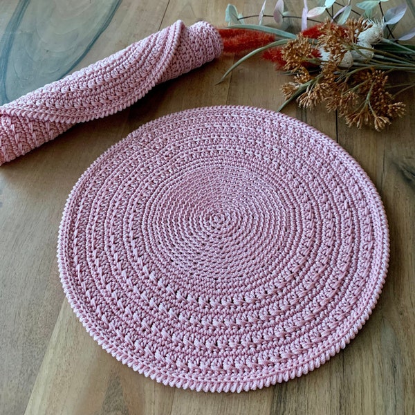 Round Pink Table Mats, Round Knitting Placemats Set, 14 Round Mats in Pink, Summer House Kitchen Decor, Housewarming Gifts, Pink Lovers Gift
