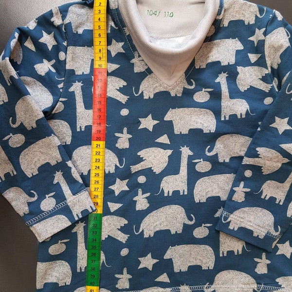 Sweatshirt Wildtiere Größe 104/110 für Jungs