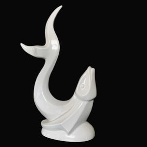 Vintage 1989 Haeger Flying Fish Sculpture | Model 6049S | Creamy White Ceramic | Art Deco Coastal Decor | Mint Condition | Made in USA