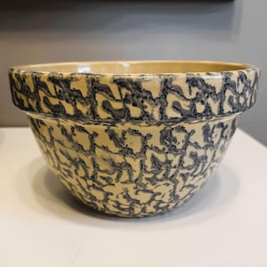Vintage Robinson Ransbottom Spongeware Mixing Bowl: 9&quot; Blue Stoneware