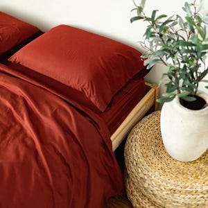 Ensemble housse de couette et draps en satin de coton à fibres longues 100 % - Literie rouge brique 400 fils