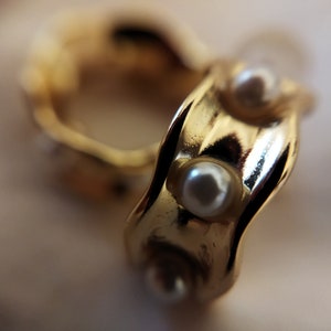 LULI Art Bijoux - Orecchini a cerchio con ciondoli. – Luli Art Bijoux