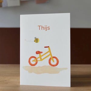 Geboortekaartje met Gele Fiets – Handgemaakt – Inclusief Envelop & Sluitzegel – Uniek Babykaartje – Fysiek Verzonden