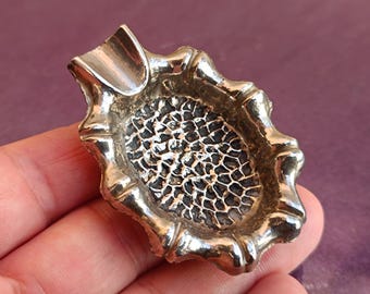 ヴィンテージシルバー灰皿 1個 装飾的なシルバーカラーの灰皿 - Etsy 日本