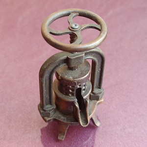 1970 Vintage Playme Pencil Sharpener, Juicer Pencil Sharpener, Pencil Sharpener Spain, Antique Pencil Sharpener Collectible Pencil Sharpener