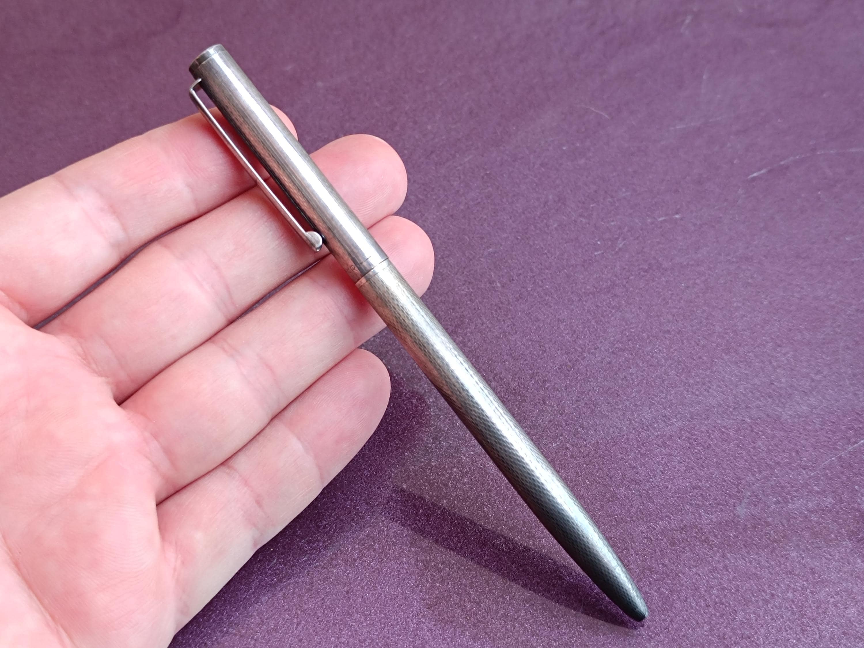 ボールペン 925シルバー製のヴィンテージペン。 il_fullxfull.7455990269_gb7f.jpg