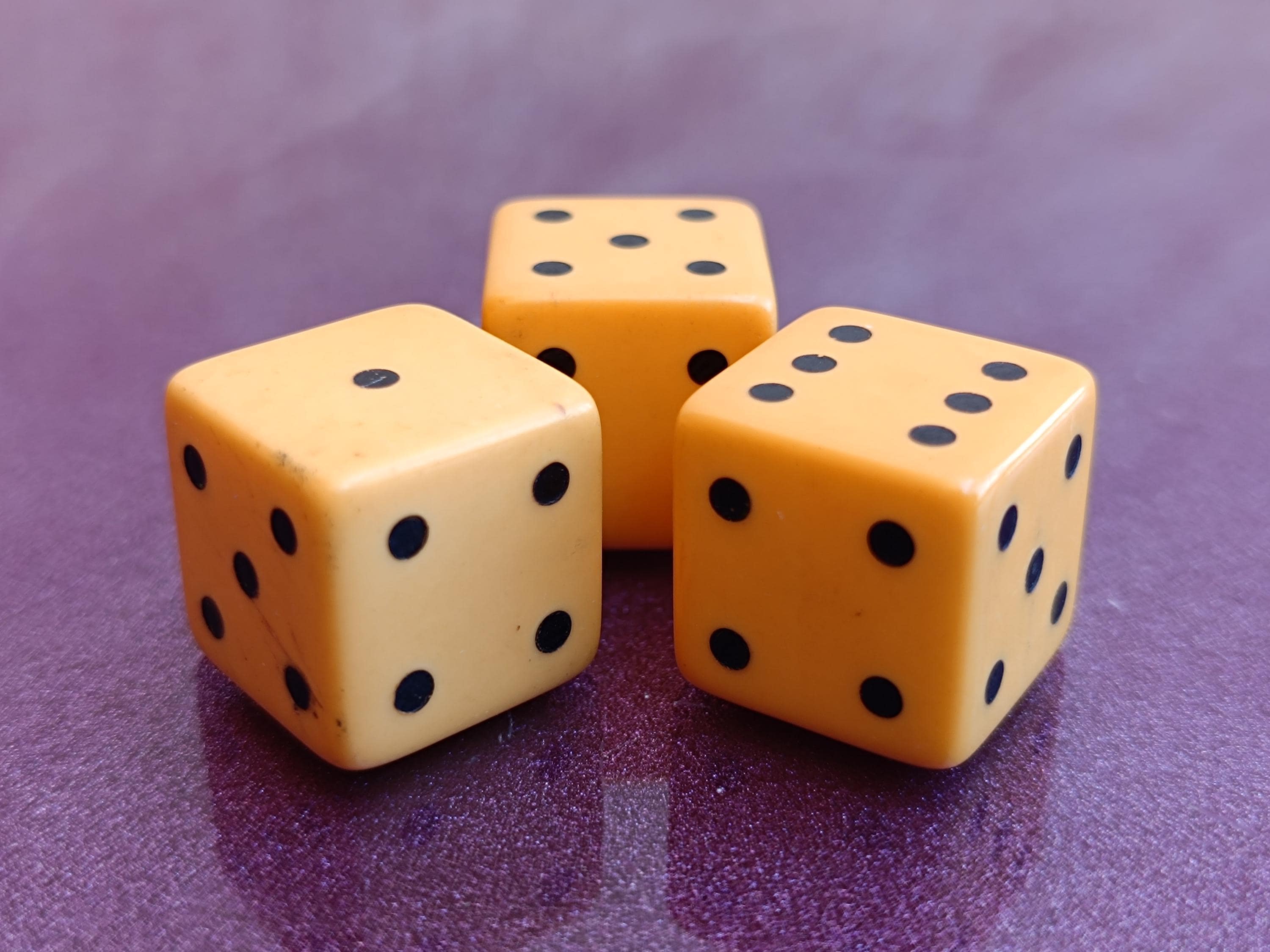 Jeux en bakélite vintage - France
