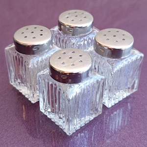 1980s Salt and Pepper Shakers Set of 4, Pepper and Salt Shaker, Pepper Shaker, Miniature Salt Shaker, Salt Shaker, Salt & Pepper Shakers