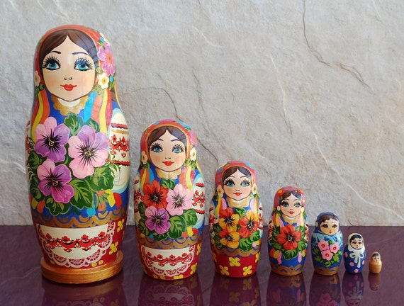Famous russian nesting doll artists sale