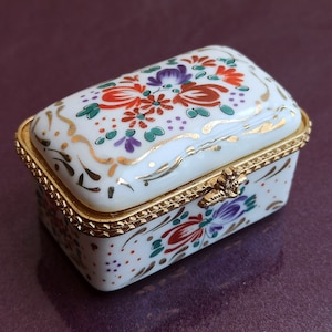 Fijne porseleinen handgeschilderde bloemendoos, vintage doos, juwelendoos, Spanje Retro Box, Chest Vintage, Trunk Vintage, Treasure Chest