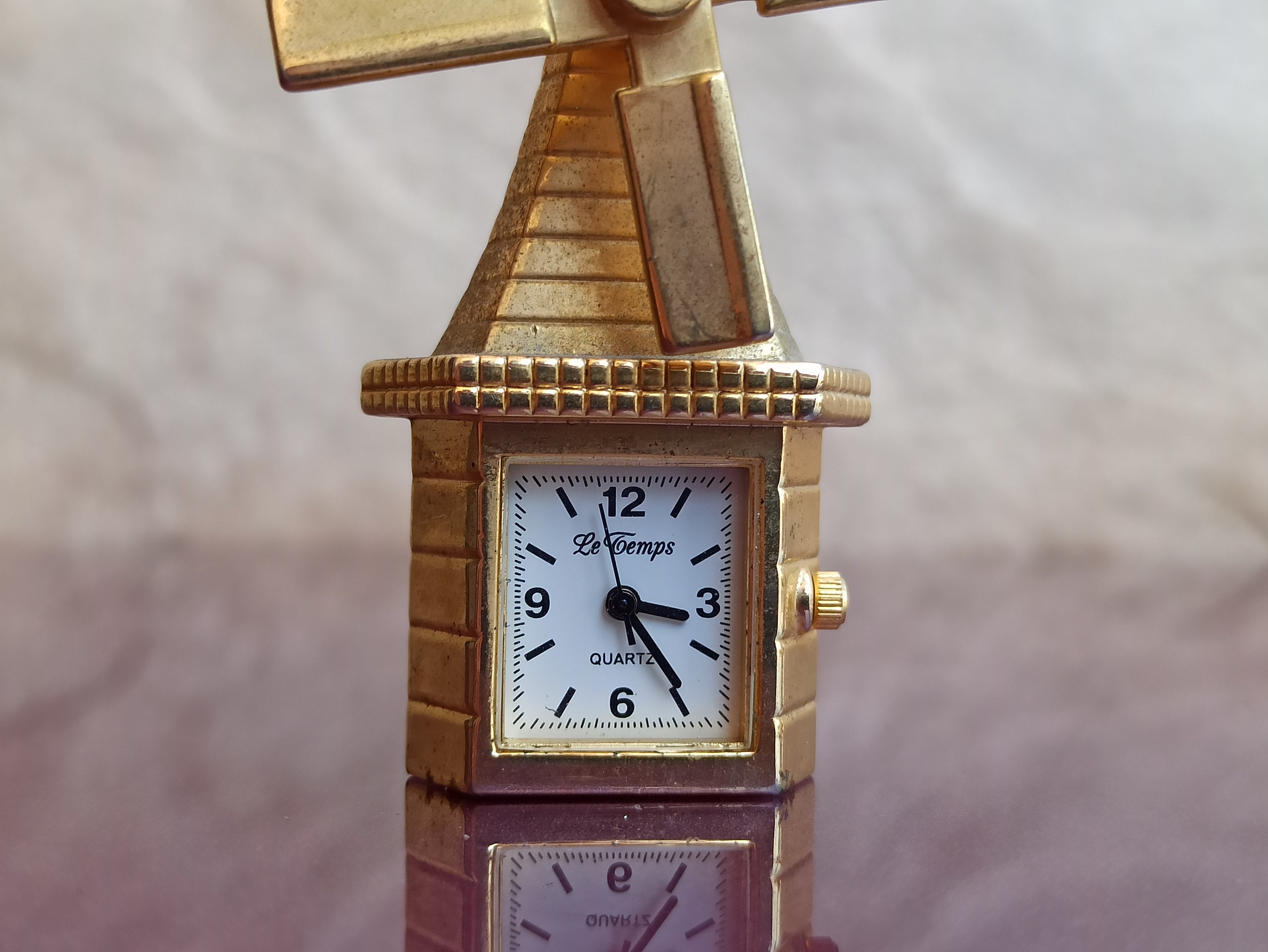 Vintage Le Temps Quartz Watch Vintage Le Temps Quartz Watch | eBay main image 4