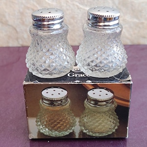 1980s Salt and Pepper Shakers, Pepper and Salt Shaker, Pepper Shaker, Miniature Salt Shaker, Salt Shaker, Salt & Pepper Shakers, Hong Kong