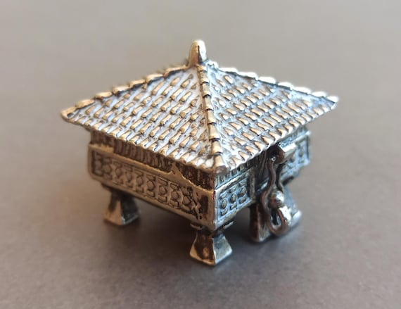 1980s Silver Plated Momparler Pill Box, Pill Box House, Pill Box In The Form Of A House, Vintage Pill Box, Cabinet Pill Box, Mini Pill Box