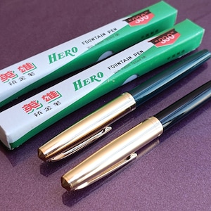 2er-Set HERO 330 Füllfederhalter, Sammelstift, Geschenkstift, goldgefüllter Füllfederhalter, Vintage Füllfederhalter, alter Füllfederhalter, China 1970
