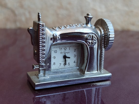 Le Temps Quartz Metal Watch, Small Table Clock, France Watch  display picture 3