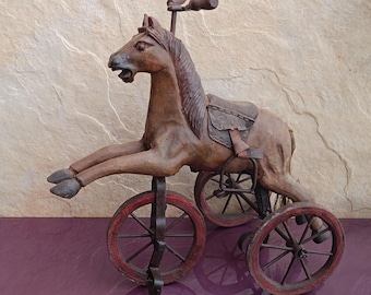 1800年代の馬三輪車 アンティークな木と鉄のペダル付き馬 22x18x8.5