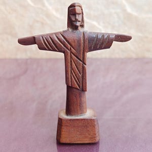 Hölzerne Jesusstatue aus Rio de Janeiro, Figur von Christus dem Erlöser, religiöse Figur, Vintage Jesus Christus Figur, Holz Jesus Christus