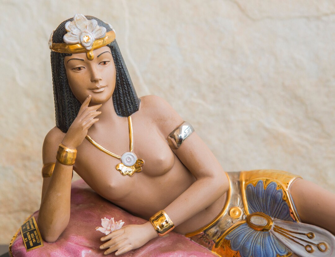 NADAL Egyptian Priestess, Hand Made Porcelain, Cleopatra, Egyptian Queen  Figurine, Ceramic Princess Figurine, Vintage Egyptian Style, Spain - Etsy