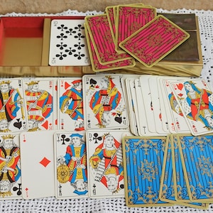 Ducale Set van 2 rood en blauw design deck van speelkaarten, ducale speelkaarten, Frankrijk kaarten, vintage speelkaarten, antieke speelkaarten