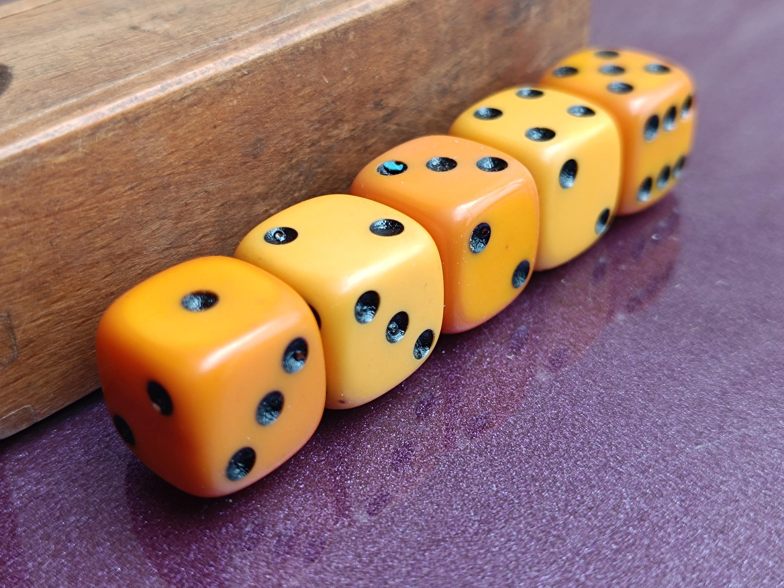 Ensemble de dés en bakélite, dés en bakélite antiques, vieux dés, dés