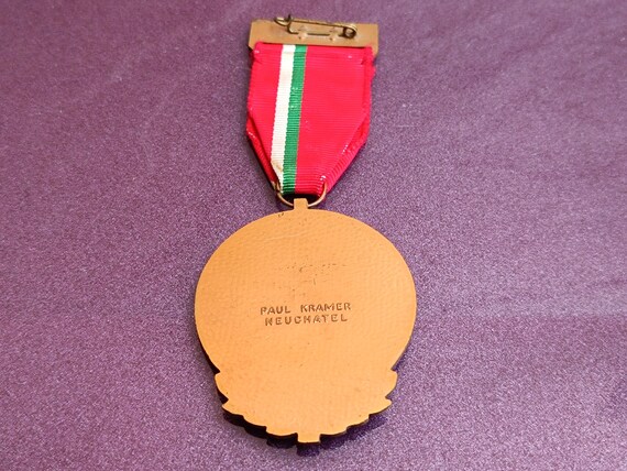 ANCIENNE MÉDAILLE MILITAIRE Suisse P Kramer Neuchatel EUR 8,00 - FR