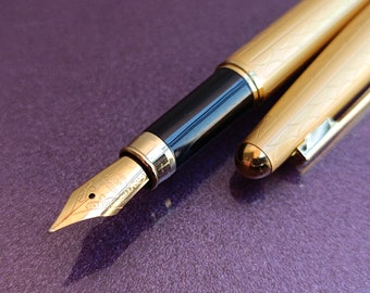 VACCARO Fountain Pen, Gold Filled Fountain Pen, Vintage Fountain Pen, Fountain Pen, Antique Pen, Iridium Point, German Fountain Pen, Ink Pen