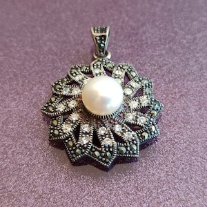 ARIAN PEARL, Zircons and Marcasites Pendant, Silver Pearl Jewelry, Cryctal Pendant, Dainty Pendant, Arian Jewelry, Dainty Jewelry