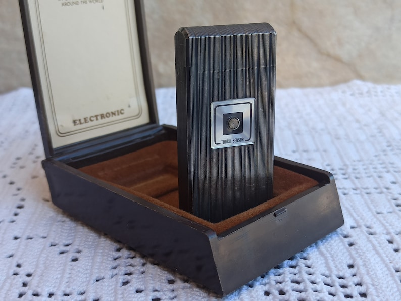 WIN Electronic Vintage Gas Lighter, Silver Plated Lighter, Untested