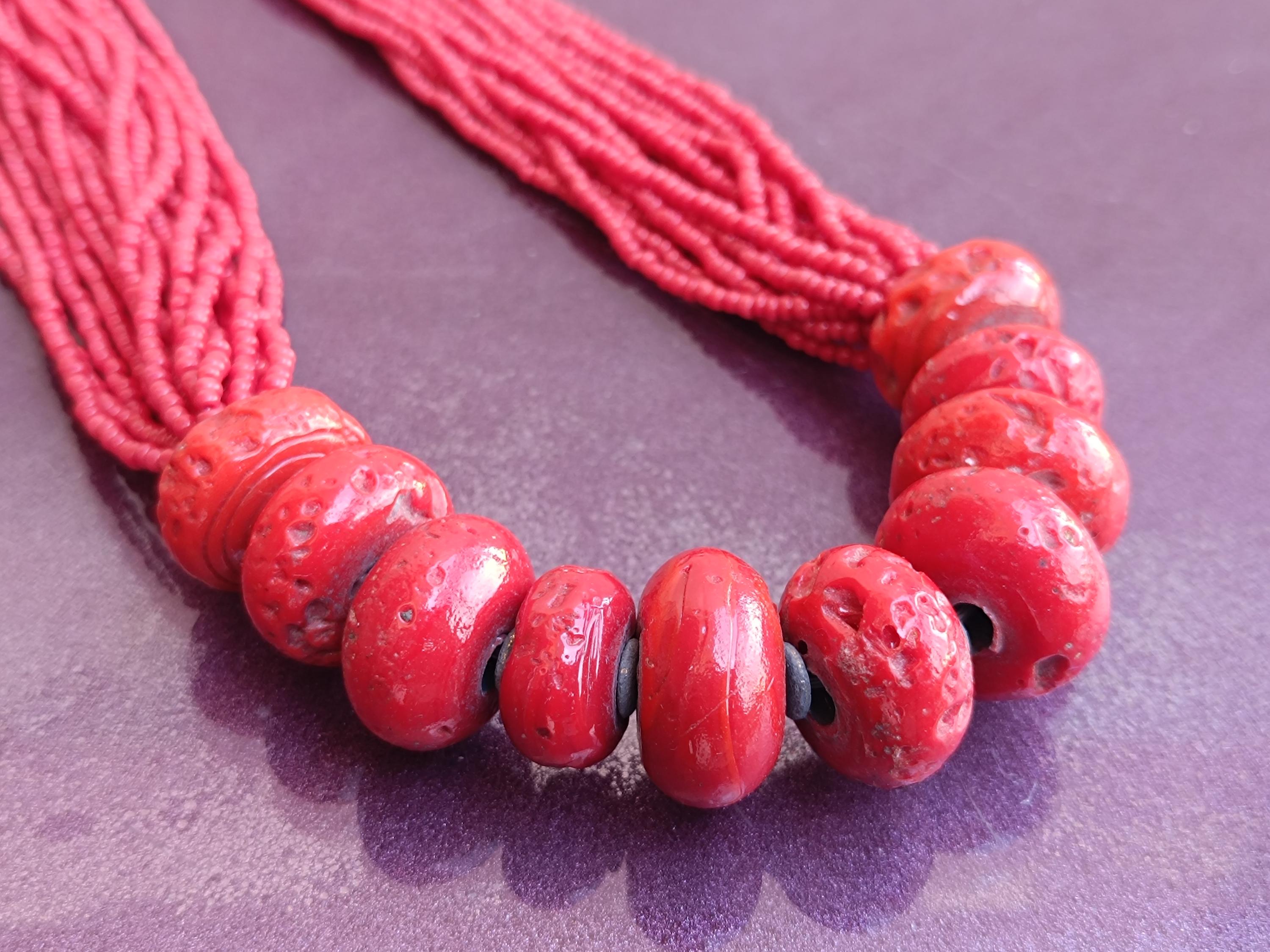 Collier En Corail Rouge Vintage Ethnique - Pièce Unique, Occasion En Bon état Général