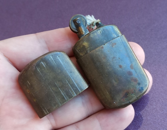 Accendino a benzina militare vintage, Accendino a proiettile, Regalo militare, Accendino trench art, Accendino militare, Accendino a benzina in metallo, Manica più leggera - Italia